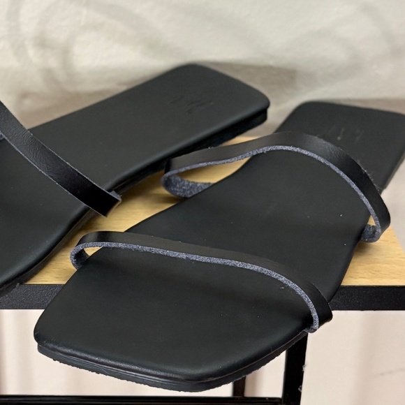 3/$10⚡️GAP Black Leather Strap Minimalistic Square Toe Slip-on Sandal Size 9 - Picture 5 of 10